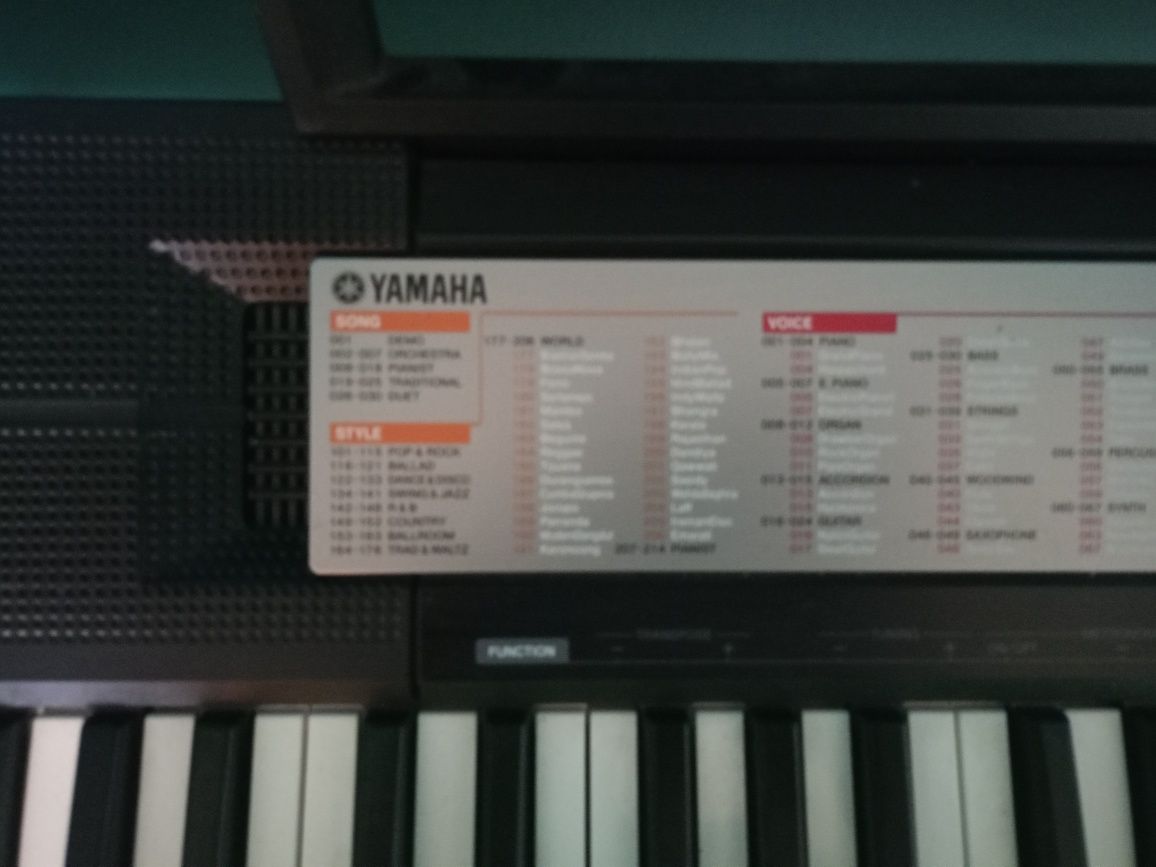 Keyboard Yamaha PSR-F50