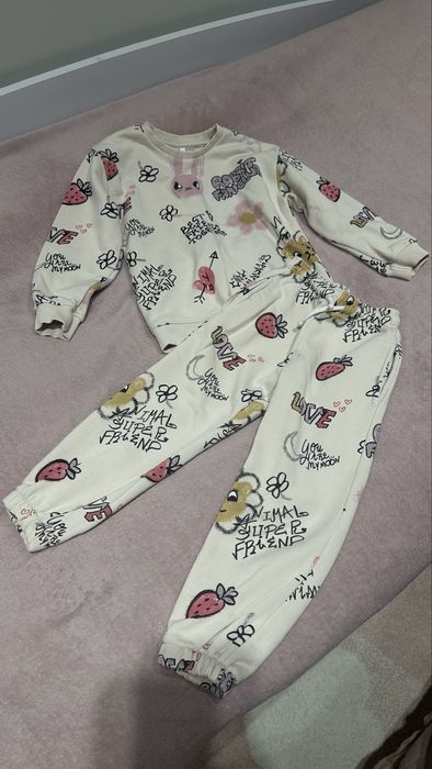 Спортивный костюм zara