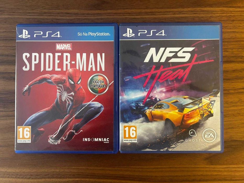 PS4 Slim 500gb + 2 comandos + 2 jogos