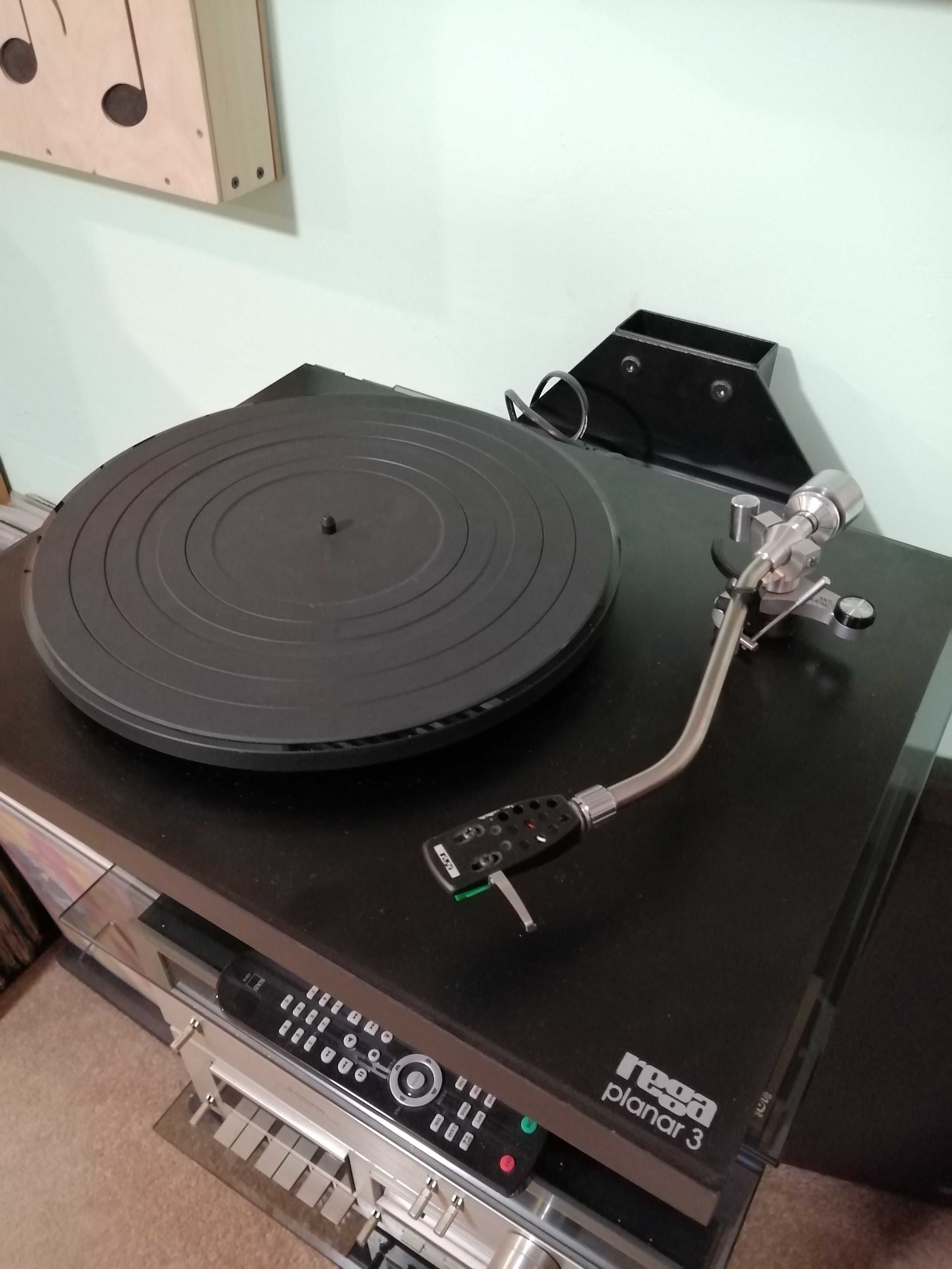 Gramofon Rega Planar 3