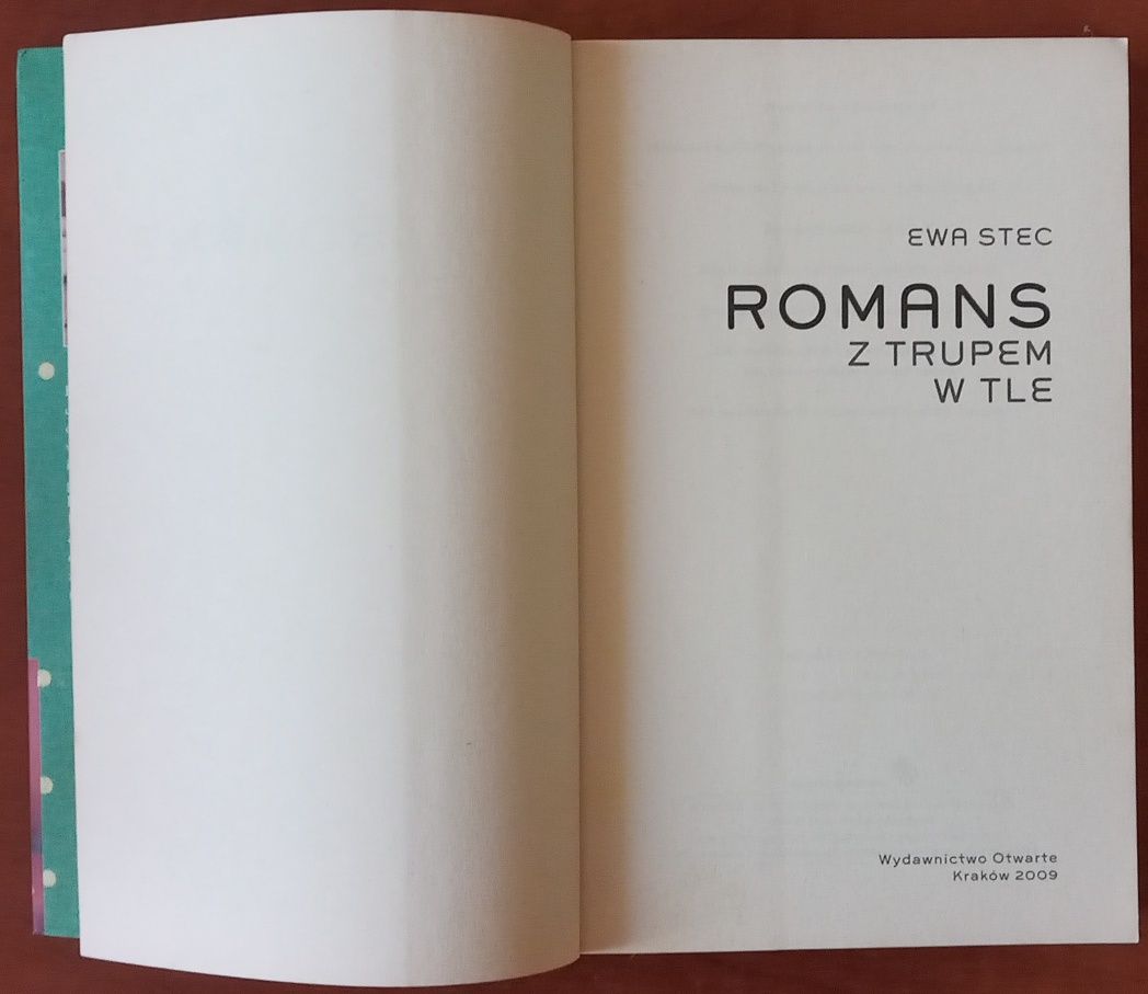 Romans Z TRUPEM W TLE - Ewa Stec