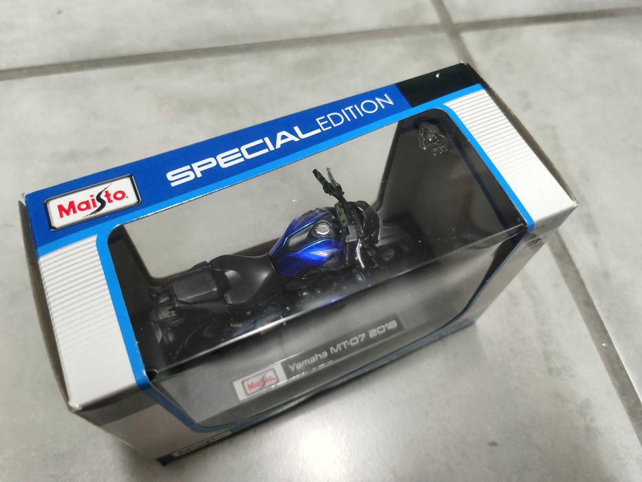 Miniatura Yamaha MT07 - Maisto