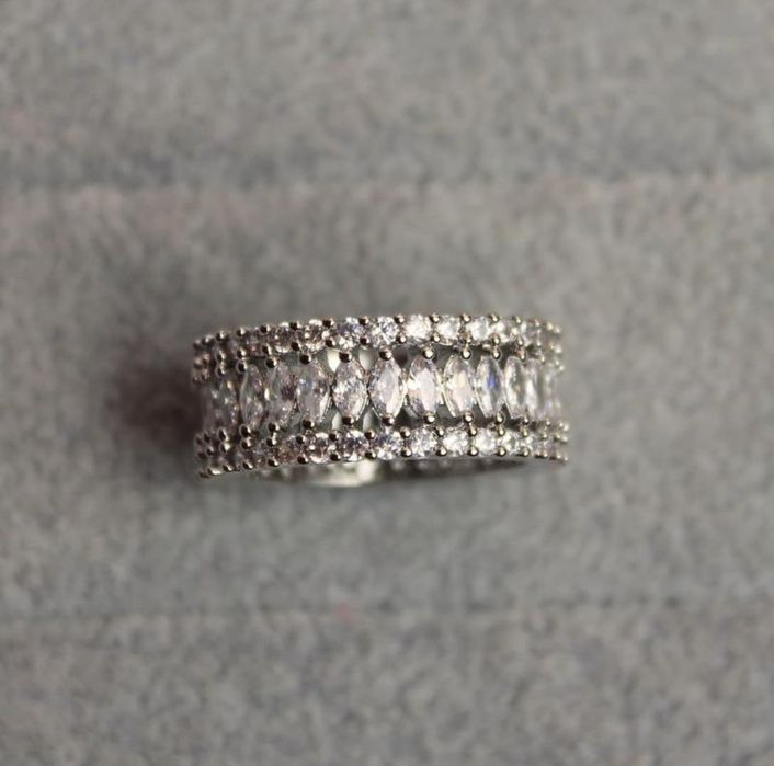 Шикарное кольцо 15, 16, 17 размер дорожка фианитов белые, розовые