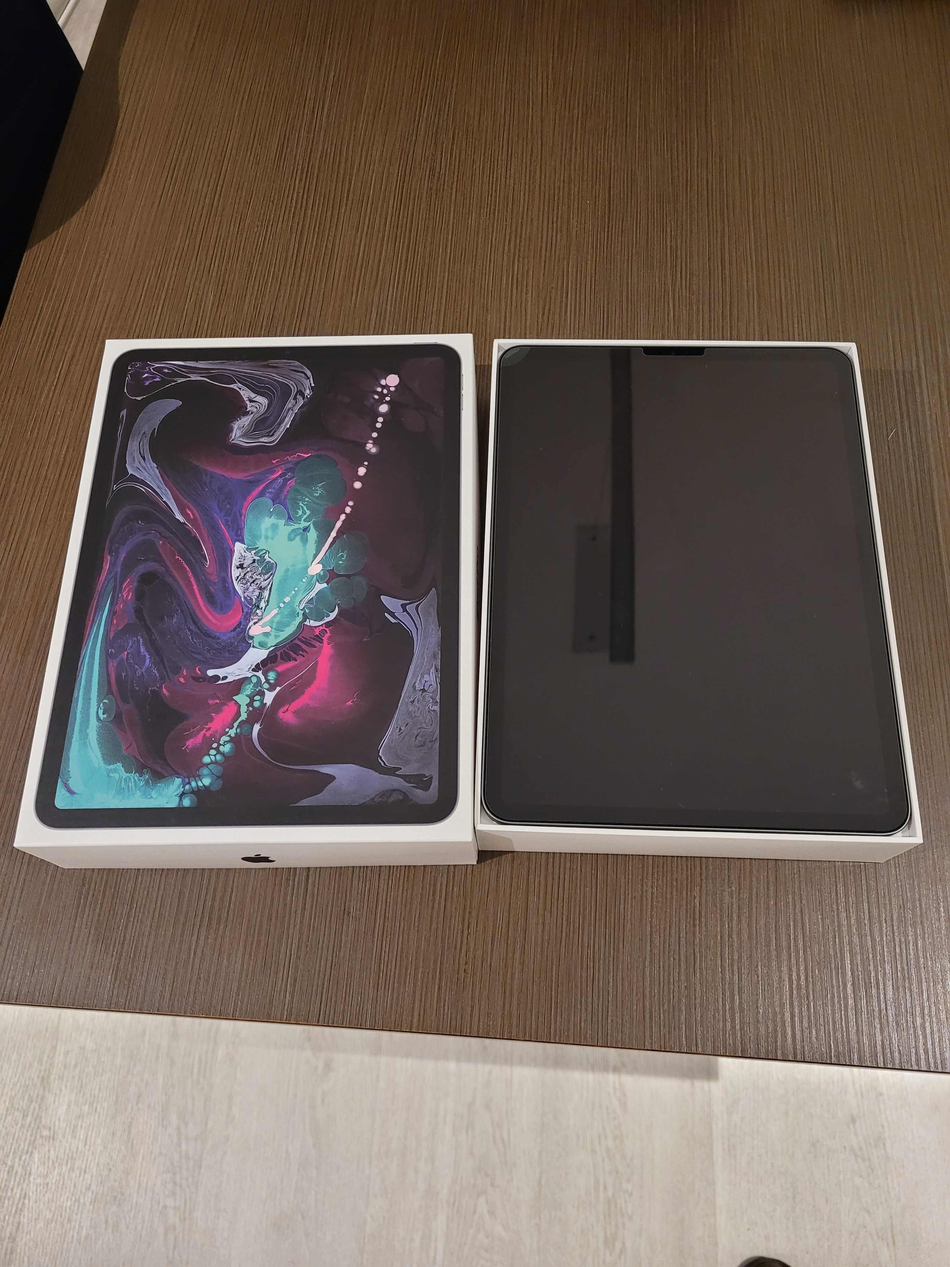 iPad Pro 11 256gb Wi-Fi + Apple Pencil e Logitech Combo Touch