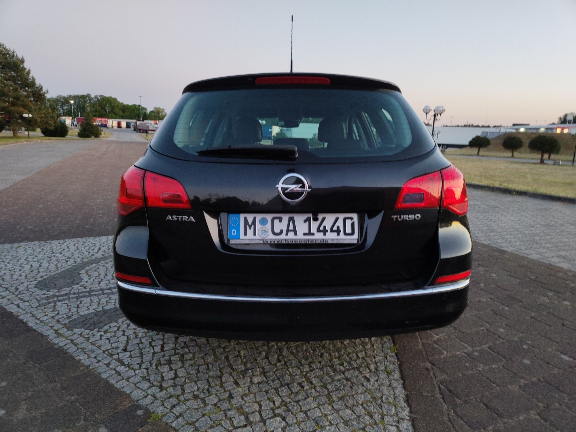Opel Astra J LIFT 1.4T świeżo sprowadzona z Niemiec super cena
