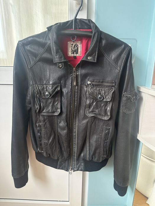 Шкіряна жіноча курка