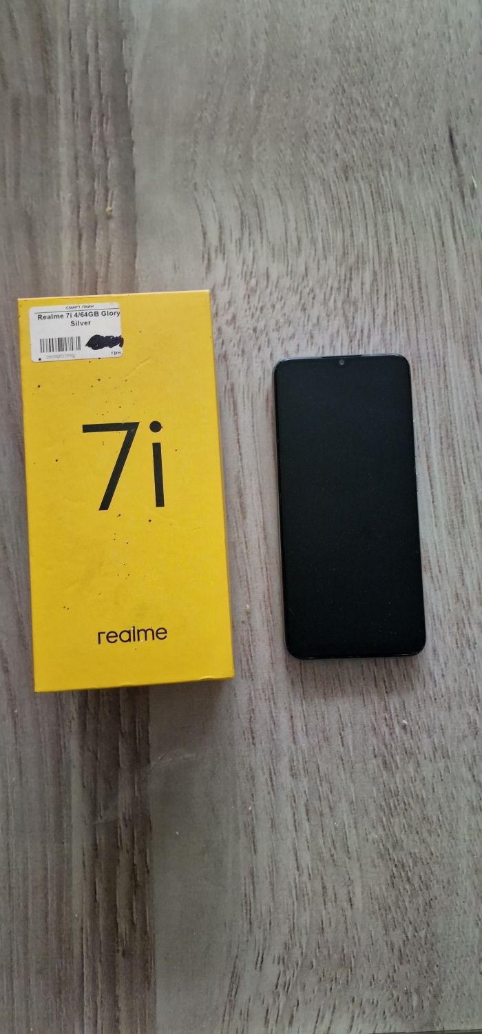 Телефон Realme 7i