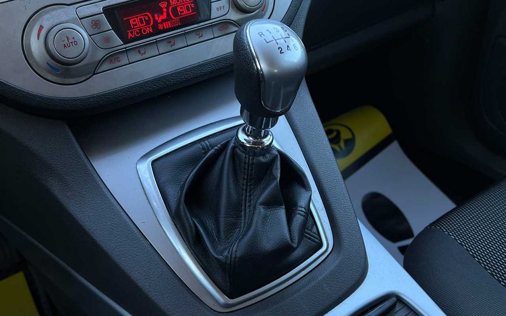 Ford Kuga 2012 рік