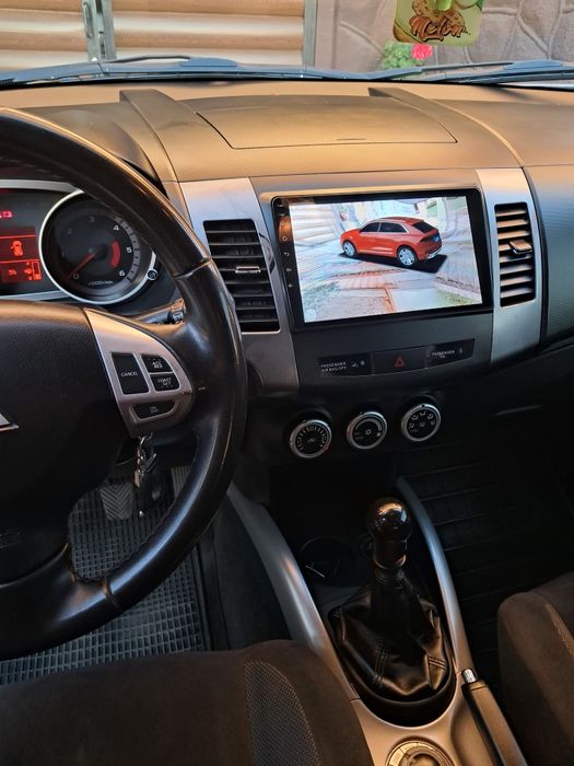 Митсубиси аутлендер