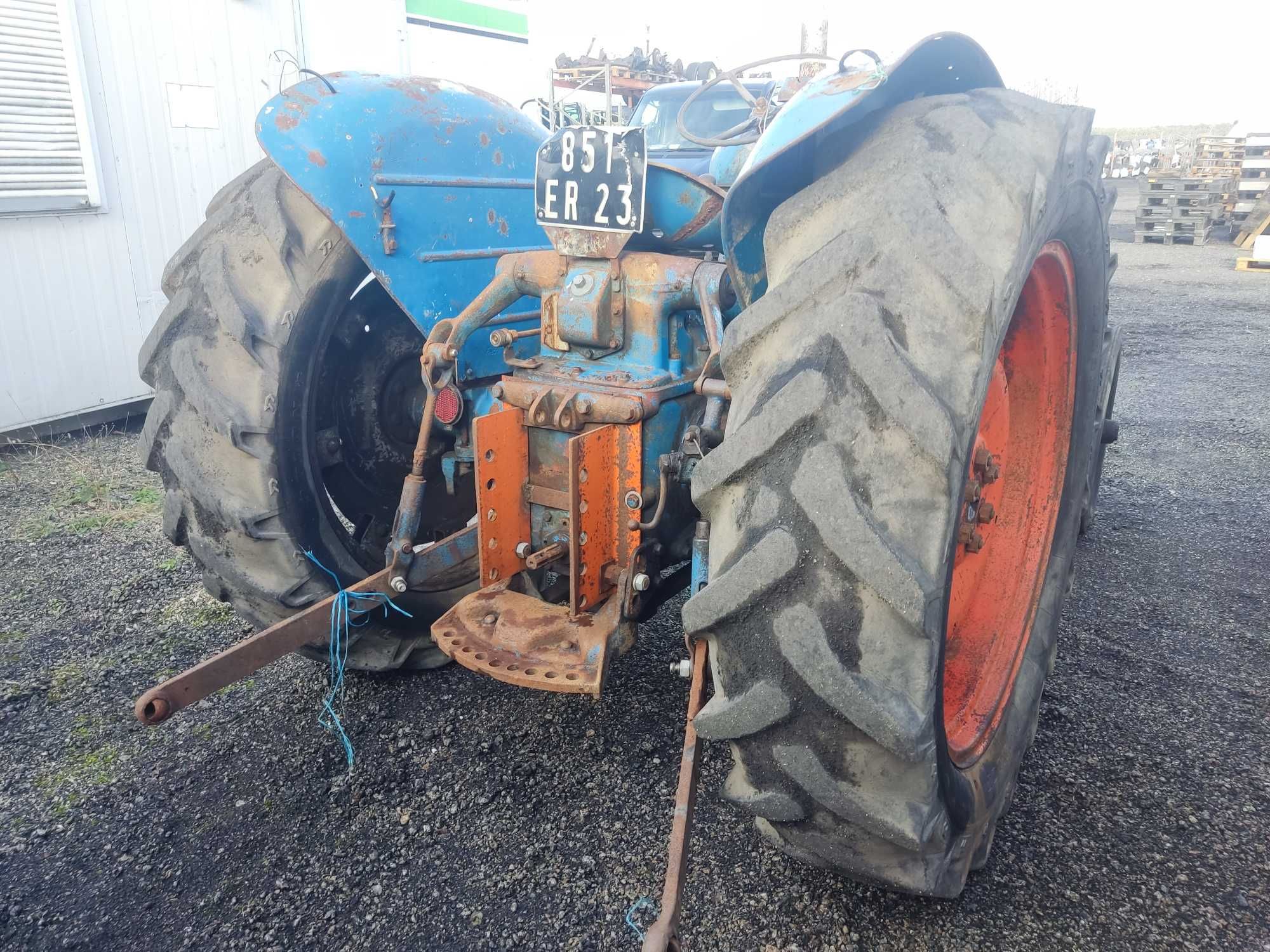 traktor zabytek fordson major 1976  sprawny do zarejestrowania