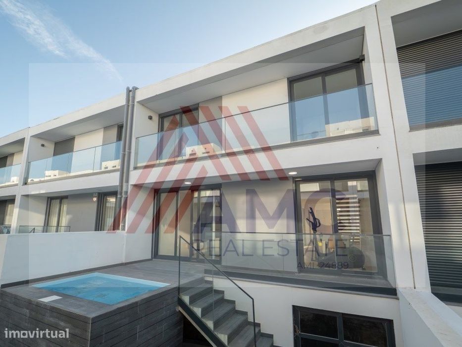 Vende-Se Moradia T3 Nova Com Piscina Privativa E Garagem