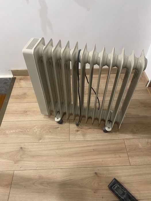 Grzejnik elektryczny 2000W sprawny dziala doskonale