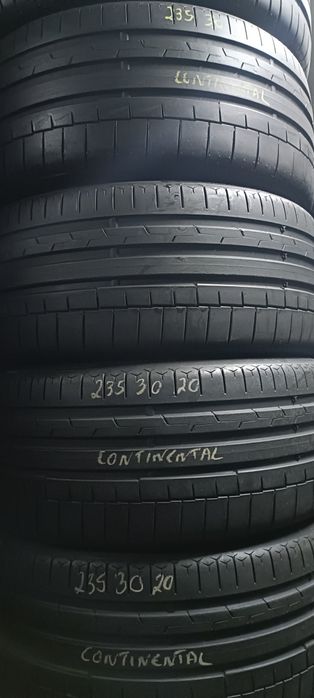 Pneus  235/30/20