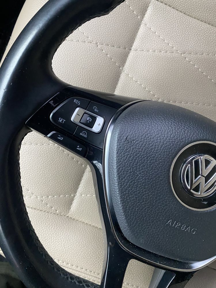Кермо Volkswagen з кнопками та подушкою безпеки, руль фольксваген