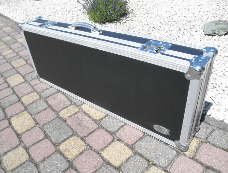 Flight Case na gitarę elektryczną. Futerał sztywny, twardy. Jak NOWY.