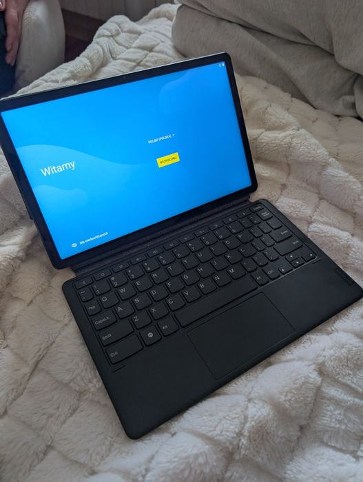 Tablet Lenovo Tab P11, klawiatura, etui magnetyczne, podstawka.