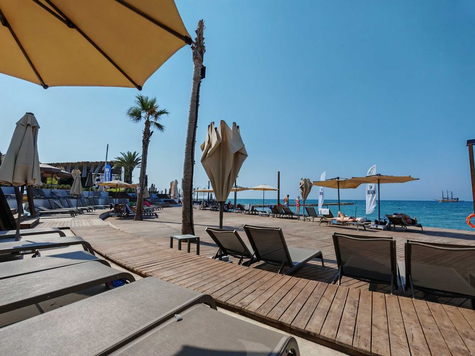 Аренда апартаментов в комплексе с аквапарком 5* в Тюрклер, Алания