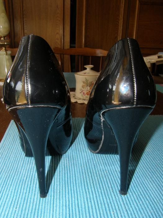 Hiszpanskie buty, czarne szpilki, skora lakierowana, lakierki r 38