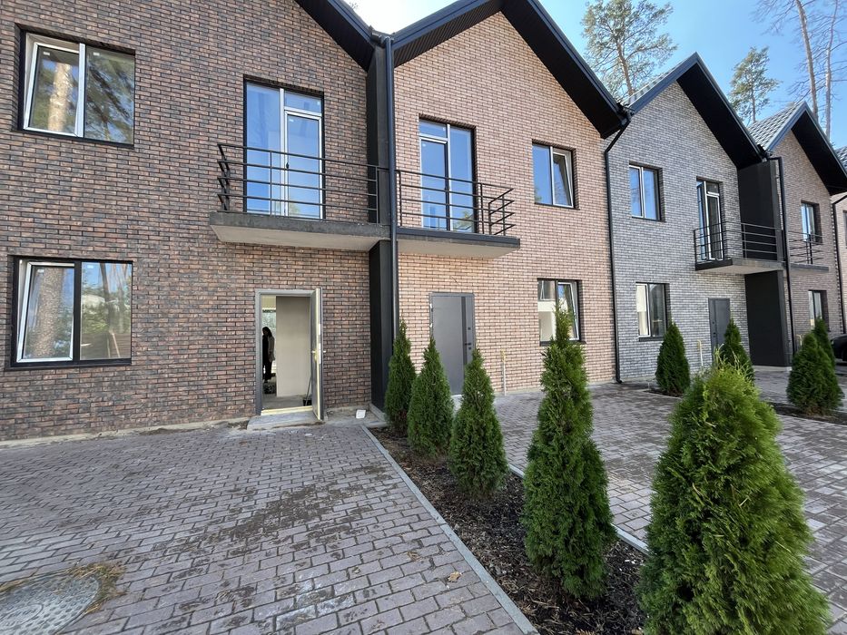 Кутовий таунхаус в Лісовій Бучі