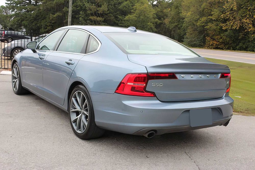 Volvo S90      2018
