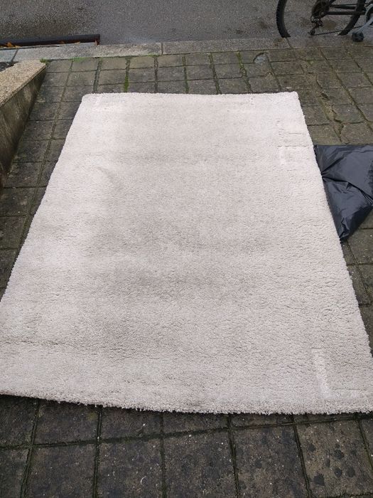 Carpete como nova com 1.95 × 1.33cm boa para quarto ou sala de setar .