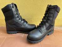 Botas militares.