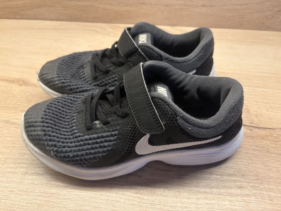 Trampki Nike r. 33 uszkodzone