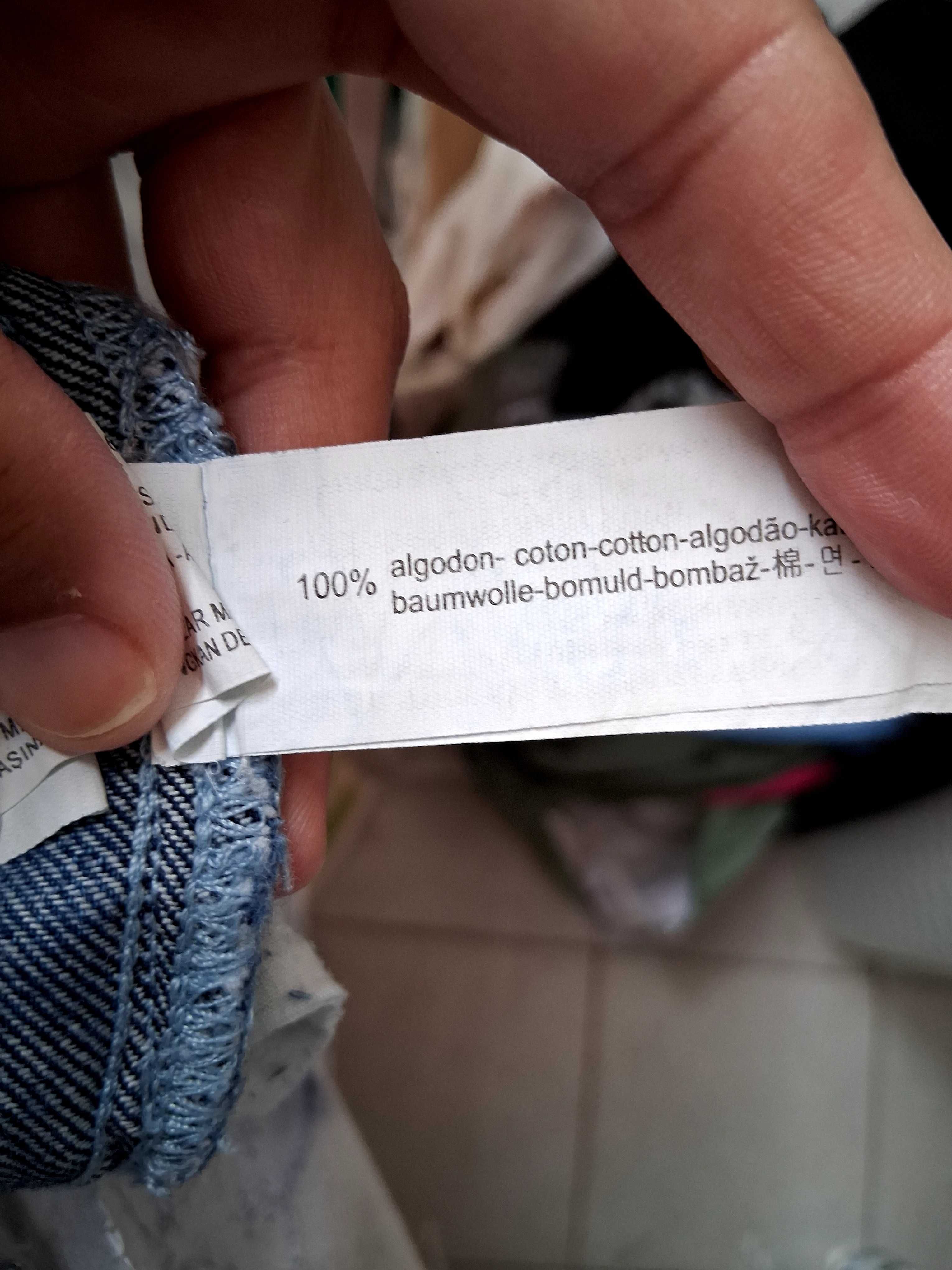 Macacão Stradivarius,com camisola Lefties.