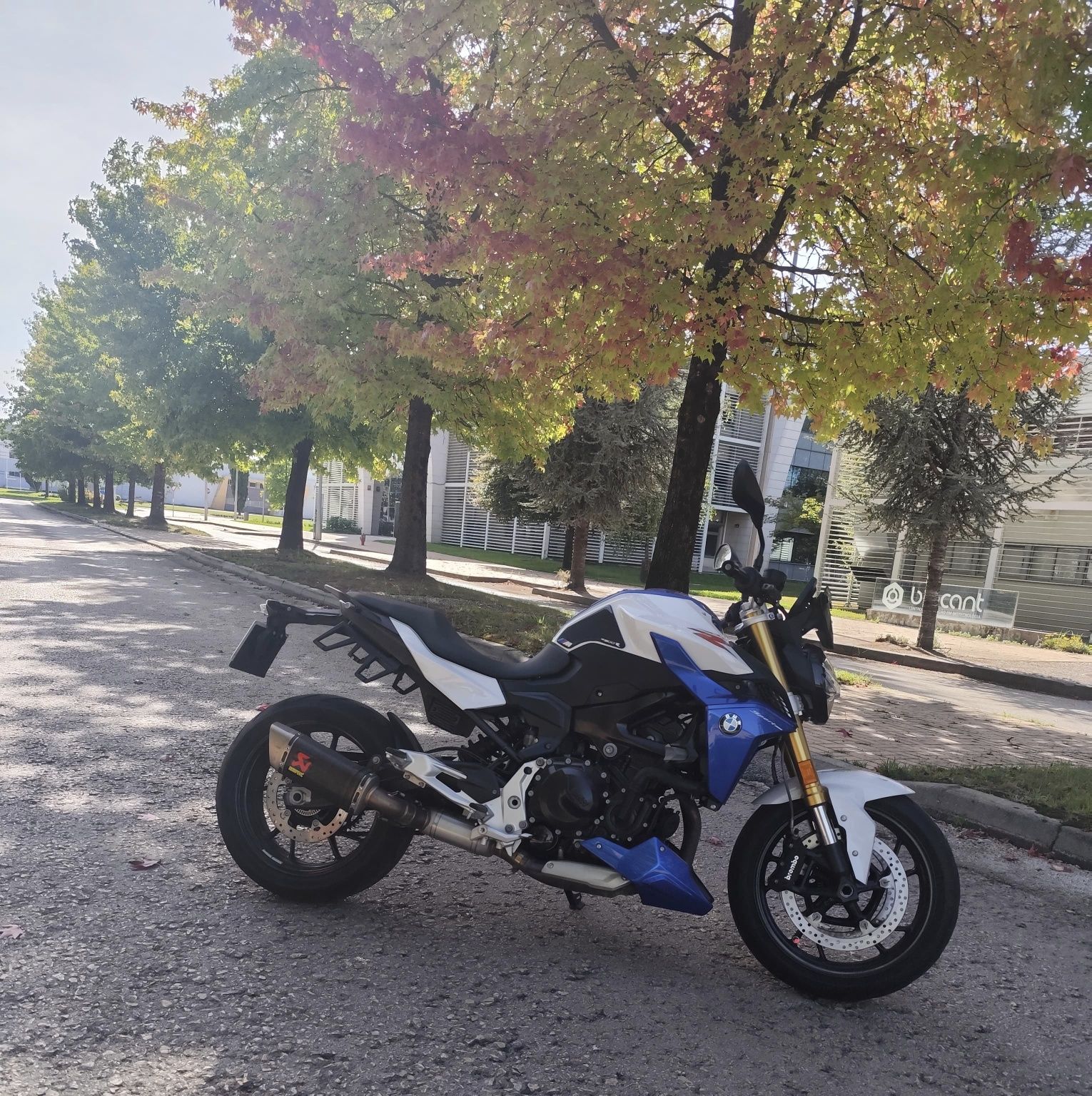 BMW F900r com garantia