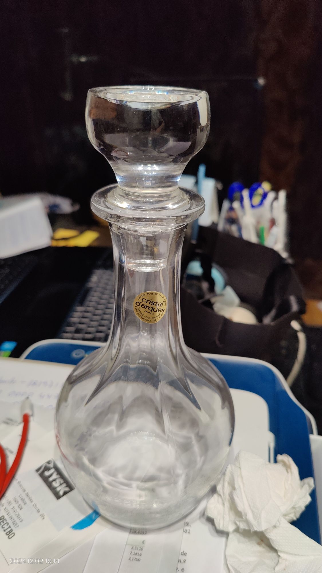 Garrafas de licor e bomboneira
