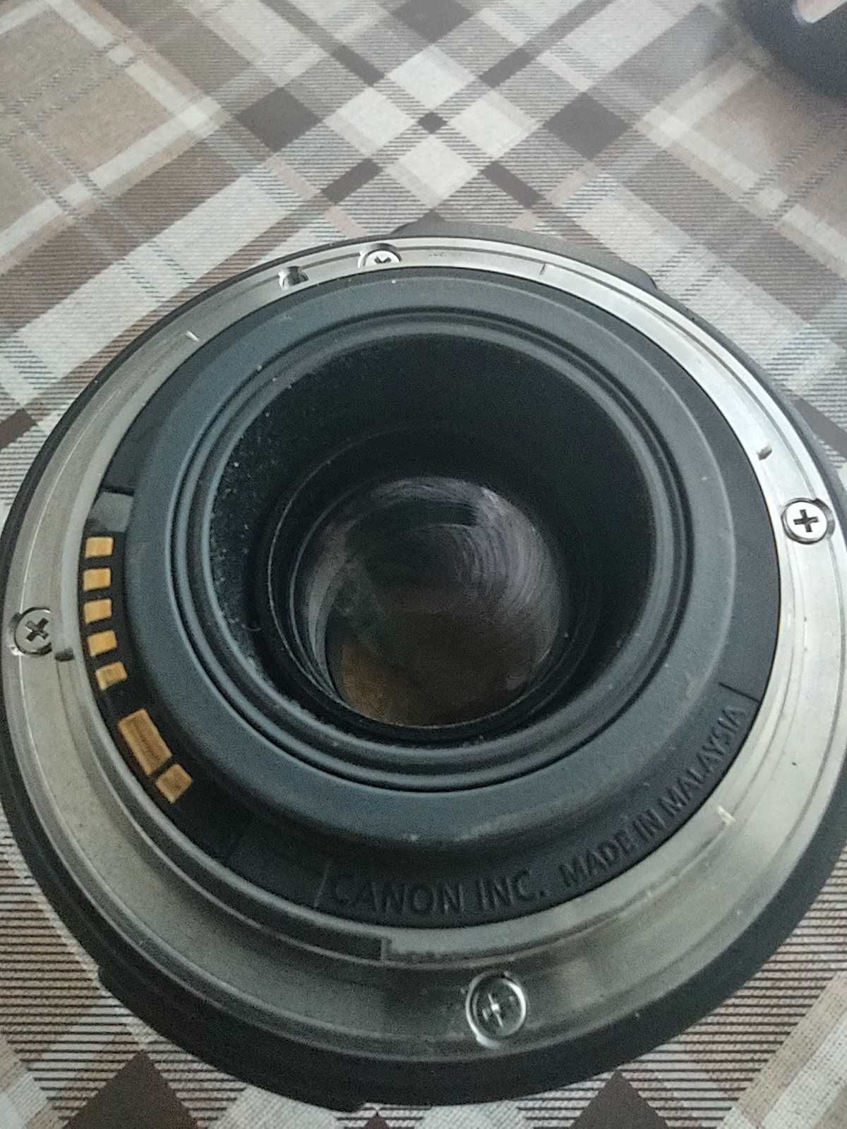 Canon EF-S 18-200mm f/3.5-5.6 IS на запчастини