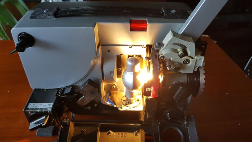 Maquina de Projectar Sankyo 1000