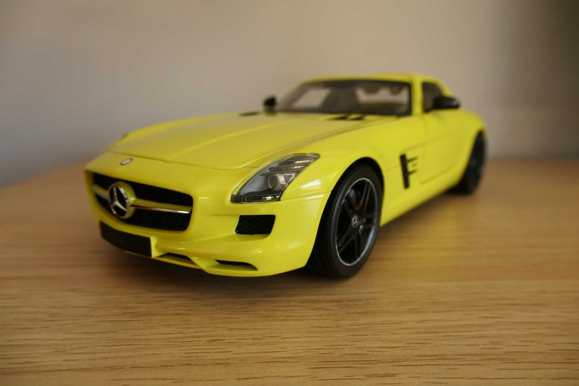 Mercedes-Benz SLS-AMG - Minichamps Yellow E-Cell