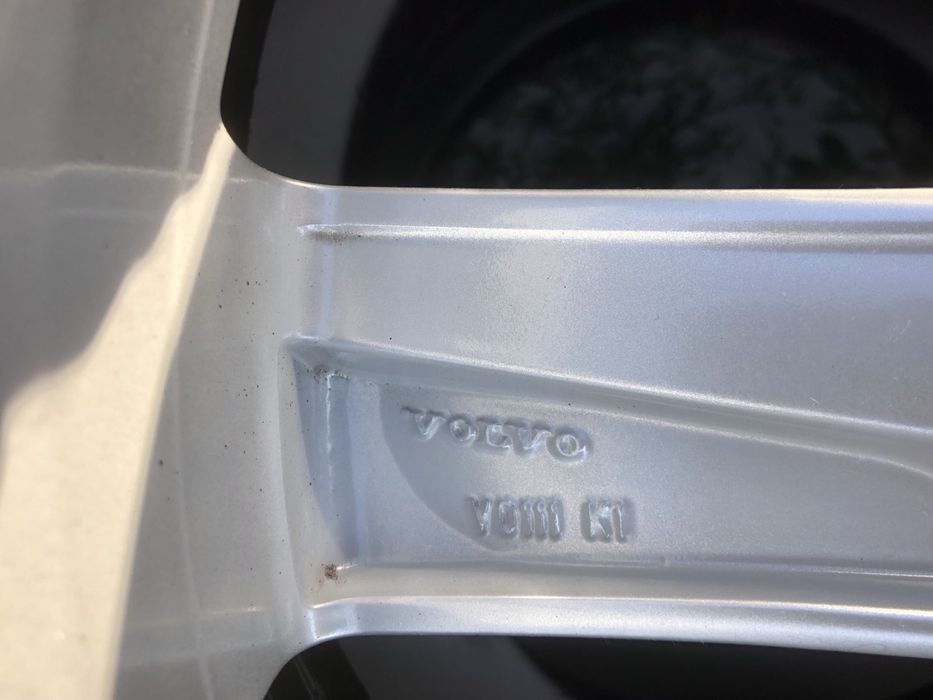 Диски з резиною Volvo 235/55 R19 105V Pirelli колеса оригінал 31423021