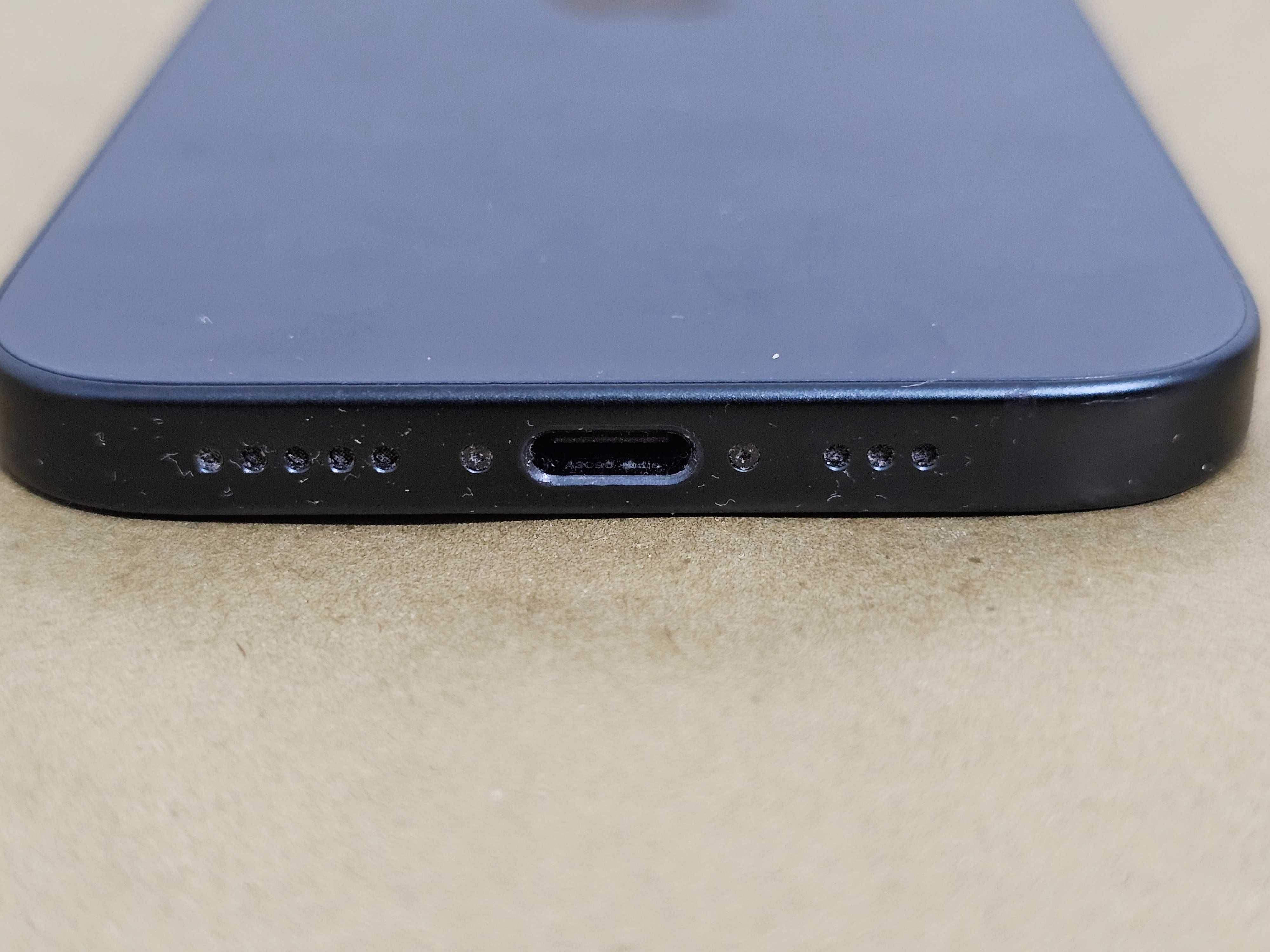 Iphone 15 com 128Gb. Bateria 98%. Estado excelente. Tudo de origem.