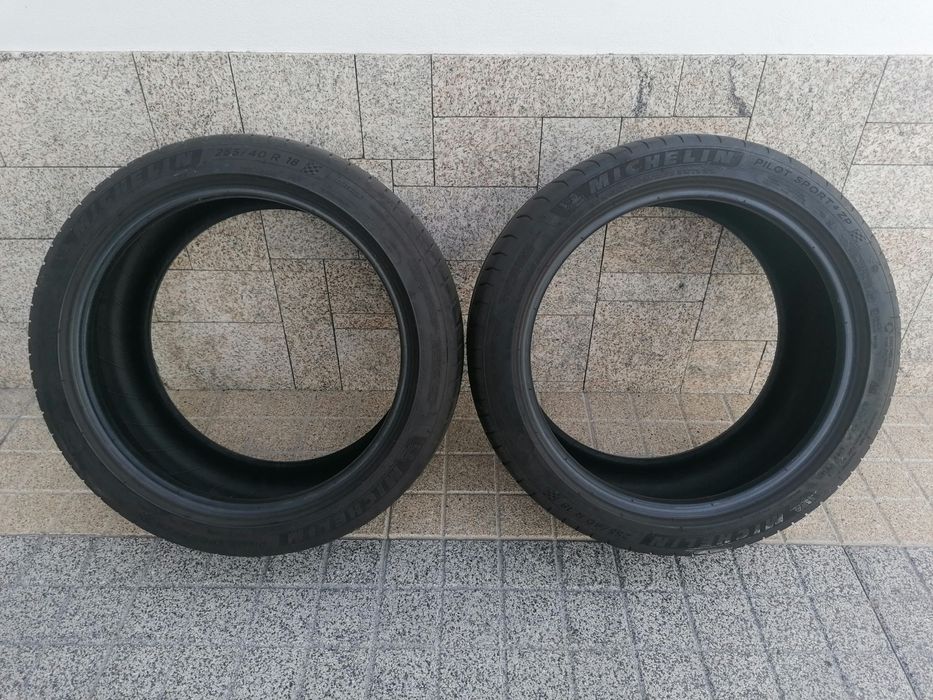 2 Pneus Michelin 255/40 R 18