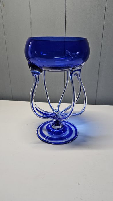 Waza/Patera Artystyczna – Głęboki Błękit i Unikatowa Nóżka