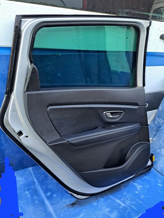 Renault Grande Scenic Anos 2016/17/18/19/20/21/22/23/24 porta Trás esq