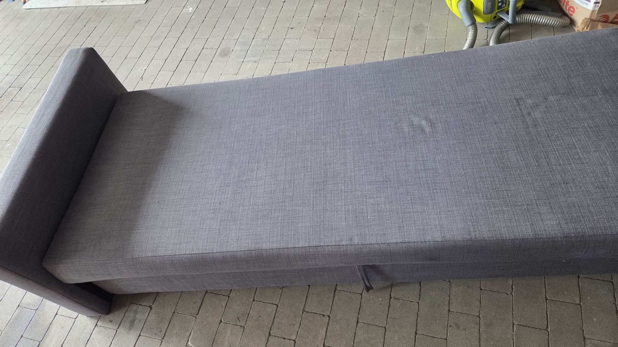 Kanapa gratis . Ikea. Stolik i szafka 500