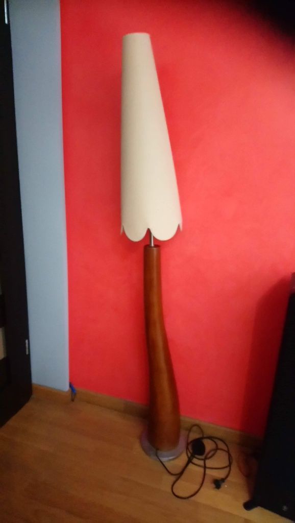 Lampy stojące podłogowa i na stolik