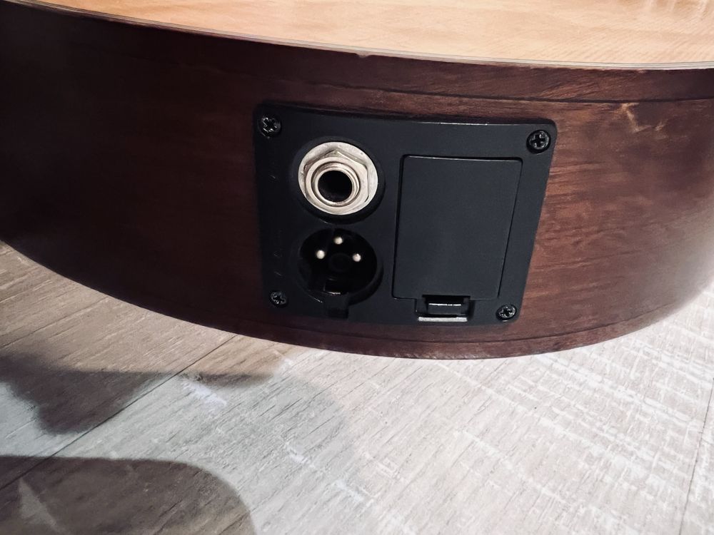 Gitara elektroklasyczna klasyczna z wpięciem