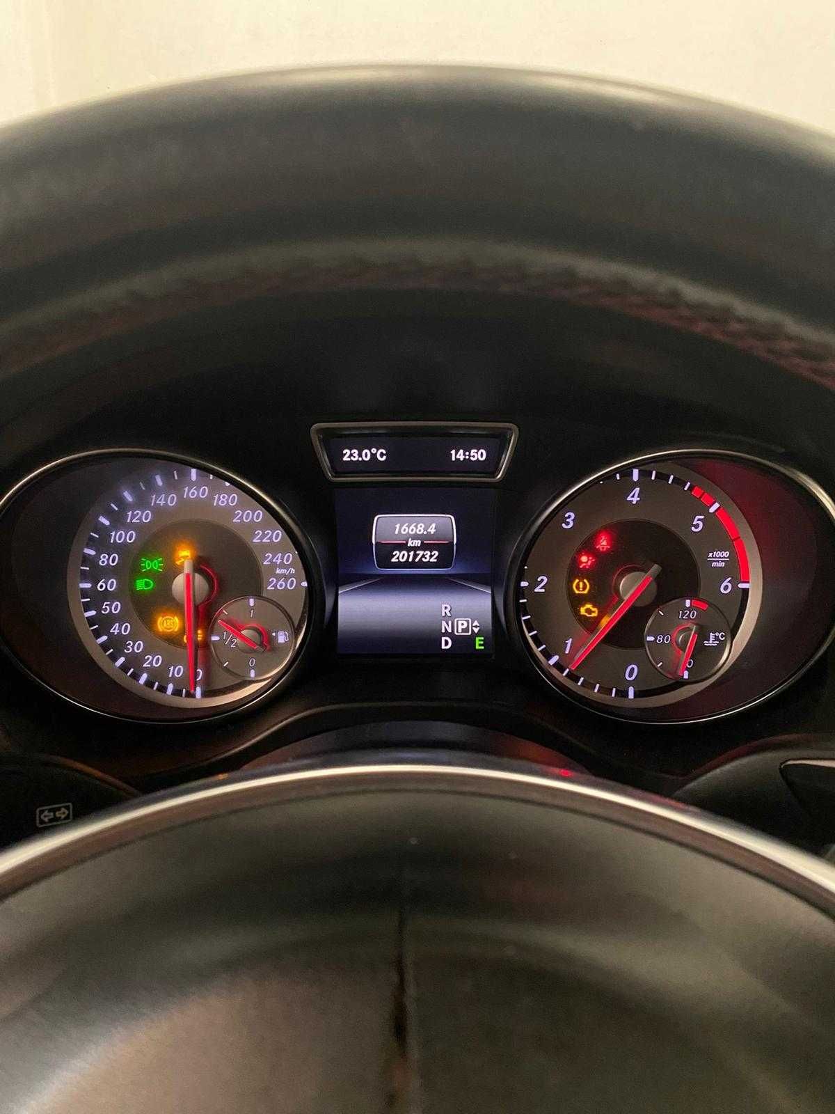 Mercedes CLA  220 AMG