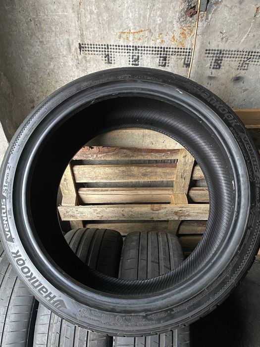 Комплект літньої гуми Hankook Ventus  S1 Evo Z 245/40/R20 275/35/R20