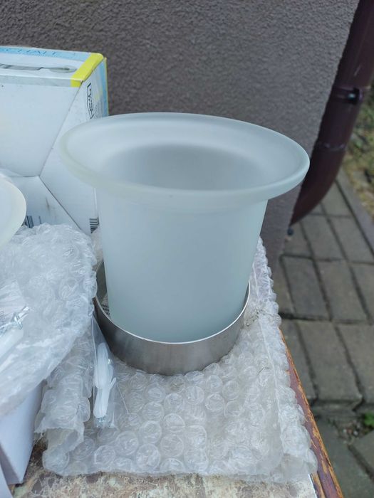 Zestaw do łazienki kubek mydelniczka wieszak półka stal szkło