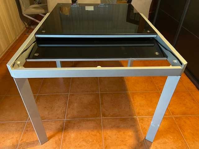 Mesa extensível metalizada