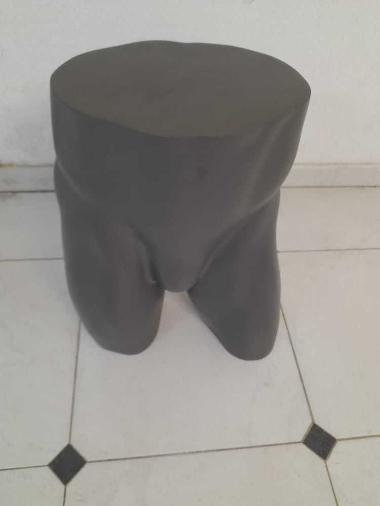 Manequim pernas em preto