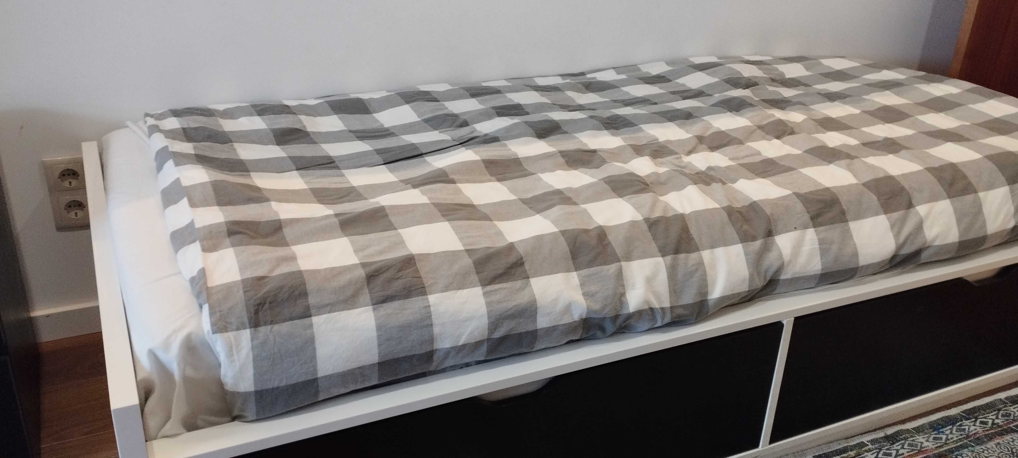 Cama solteiro com duas gavetas, 90 x 200