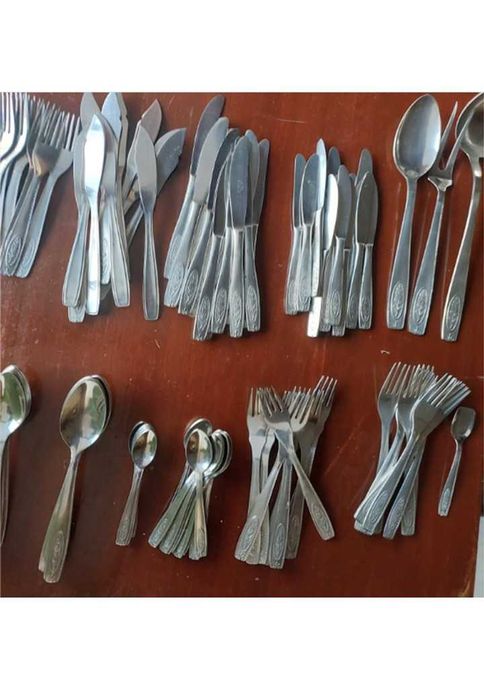 Conjunto incompleto de talheres em inox