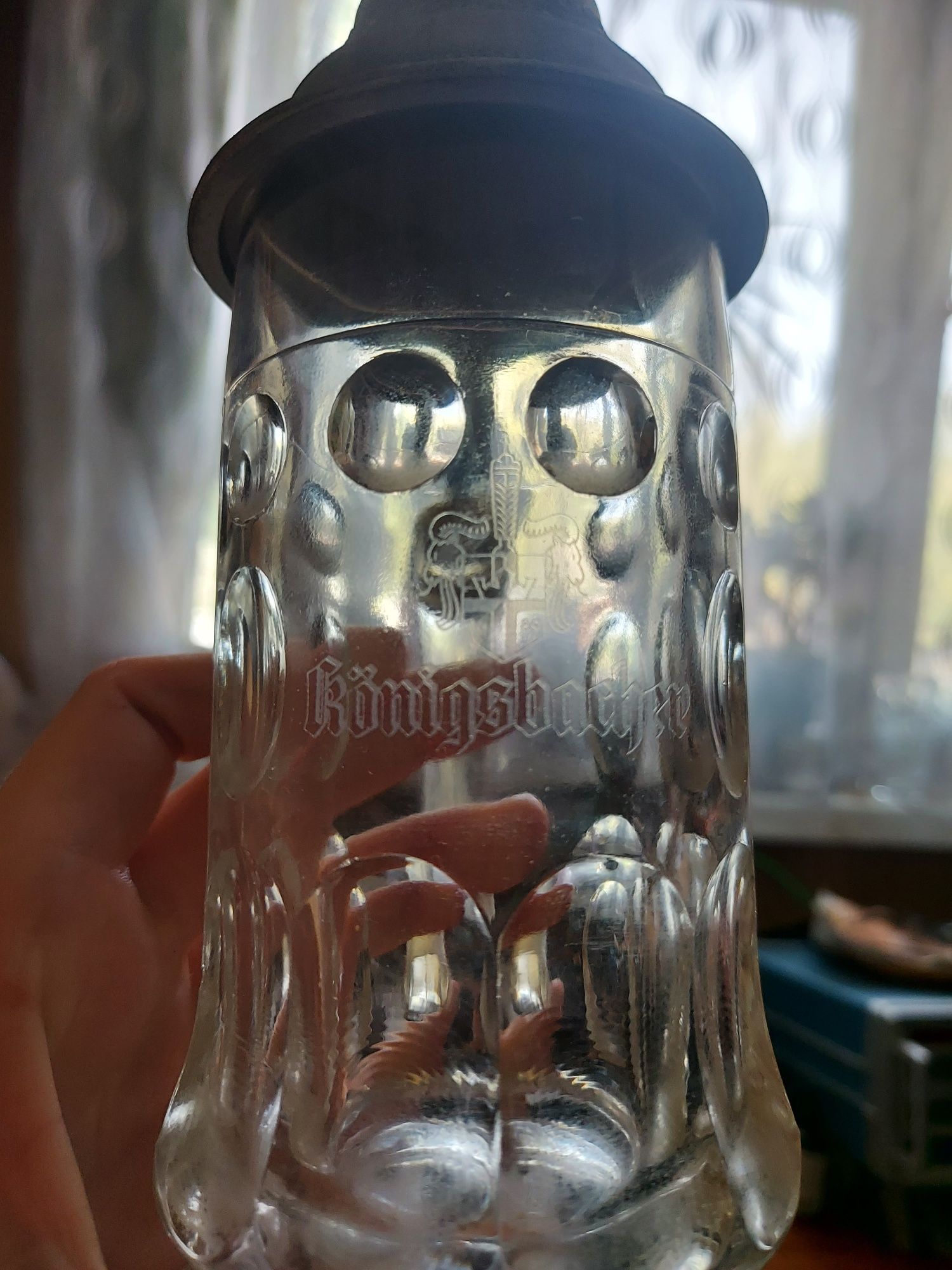 konigsbacher szklany kufer z cynowa klapa niemiecki