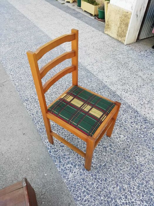 Cadeira de madeira